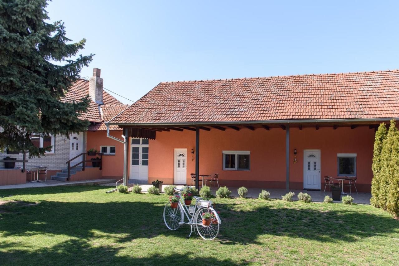 Dumalux Corner Apartment Subotica Ngoại thất bức ảnh